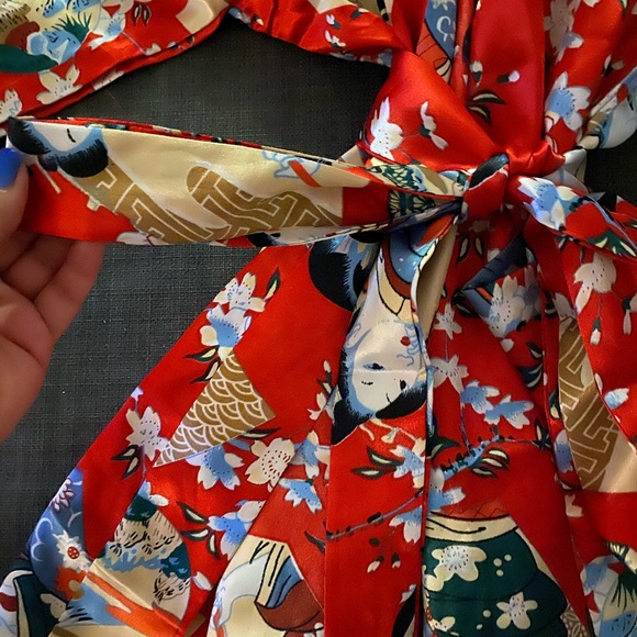 Red Kimono- short - Picture 4 of 4